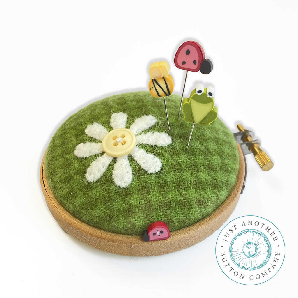 Hoop-Tuffet Kit, Daisy in the Meadow